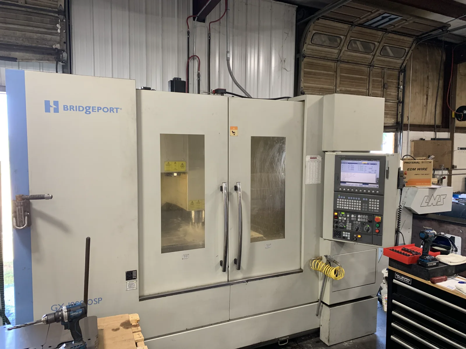 Bridgeport GX 1000 OSP vertical machining center